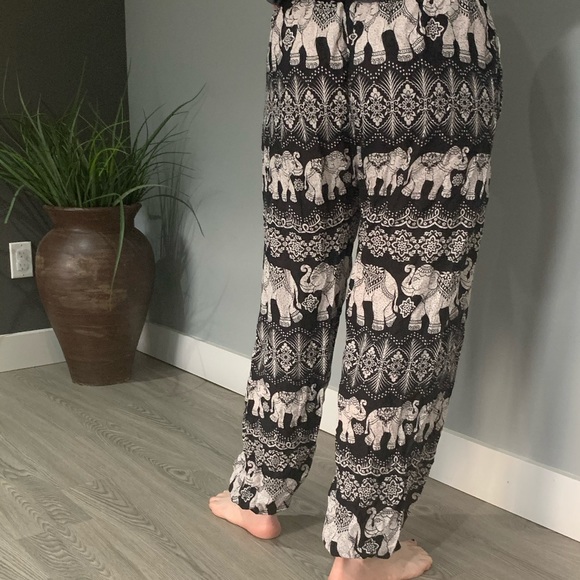 2/$50❤️Unisex Black + White Elephant Lounge Pants - Picture 2 of 3